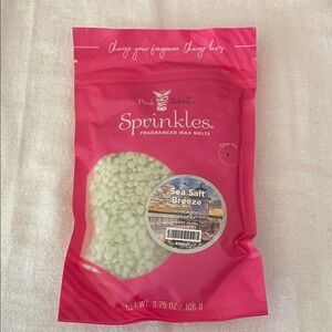 Pink Zebra Sea Salt Breeze Wax Melts in Pink Packaging